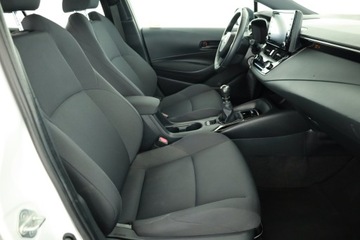 Toyota Corolla XII TS Kombi 1.2 Turbo D-4T 116KM 2019 Toyota Corolla 1.2 Turbo, Salon Polska, zdjęcie 6