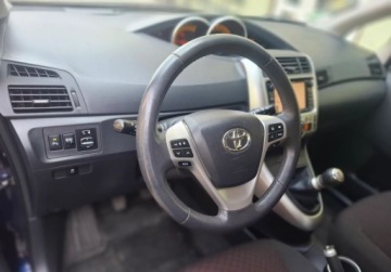 Toyota Verso Minivan 1.8 Valvematic 147KM 2010 Toyota Verso 148 Tys km 1.8 Benzyna 147KM, zdjęcie 9