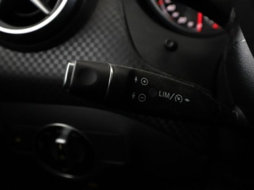 Mercedes Klasa A W176 Hatchback 5d Facelifting 200 156KM 2016 Mercedes A 200 156KM automat navi półskóra PDC, zdjęcie 31