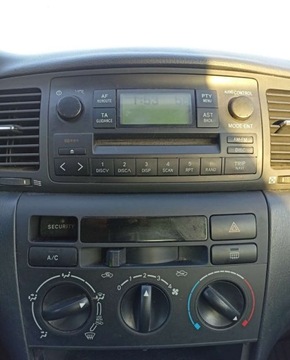 Toyota Corolla IX (E12) Sedan 1.6 i 16V 110KM 2004 Toyota Corolla Toyota Corolla 1.6 Benzyna 110KM, zdjęcie 9