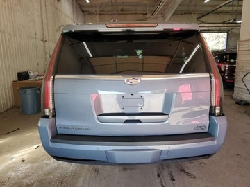 Cadillac Escalade III 2016 Cadillac Escalade Esv Luxury 2016 6.2l 6.2 Benzyna 420KM, zdjęcie 2