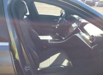 Mercedes Klasa C W206 2024 Mercedes-Benz Klasa C 2024, 2.0L, 4x4, od ubezpieczalni 2.0 Benzyna 255KM, zdjęcie 10