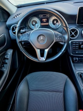 Mercedes Klasa A W176 Hatchback 5d Facelifting 180 122KM 2015 Mercedes A180 Aklasa 1,6 122KM 2Style Xenon, zdjęcie 18