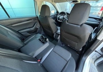 Skoda Octavia IV Liftback 1.5 TSI EVO 150KM 2022 Skoda Octavia Ambition Pakiety, Tempomat, Kamera cofania, Podgrzewane fote, zdjęcie 8