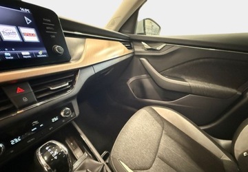 Skoda Kamiq Crossover 1.0 TSI 110KM 2022 Skoda Kamiq Podgrz. kierownica i fotele - czujniki i kamera - Virtual - AC, zdjęcie 21