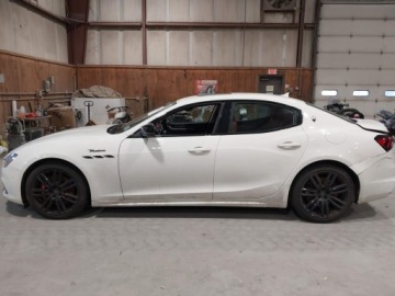 Maserati Ghibli III 2023 Maserati Ghibli 2023 MASERATI GHIBLI MODENA Q4 3.0 Benzyna 424KM, zdjęcie 11