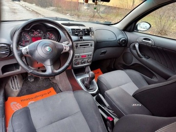 Alfa Romeo 147 Hatchback 1.6 i 16V T.Spark 120KM 2006 Alfa Romeo 147 Alfa Romeo 147 1,6 benzyna Zamiana 1.6 Benzyna 120KM, zdjęcie 3