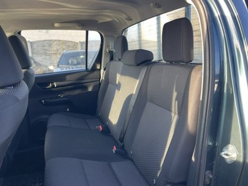 Toyota Hilux VIII Pojedyncza kabina Facelifting 2.4 D-4D 150KM 2024 Toyota Hilux Duble CAB 4x4 Klimatyzacja HAK, zdjęcie 8