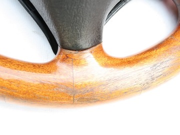 ДЕРЕВЯННАЯ РУЧКА РУЛЕВОГО КОЛЕСА AUDI 80 B4 A4 B5 A6 C4 A8 D2