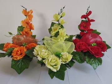 Украшение могилы кладбищенская композиция цветы букет