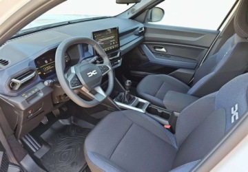 Dacia Bigster 1.2 mild hybrid 140 140KM 2025 Dacia Bigster Dacia Bigster 1.2 TCe mHEV Expression 1.2 Benzyna 140KM, zdjęcie 10