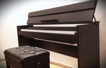 Закрытая подставка для фортепиано Yamaha P 115.