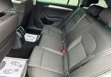 Skoda Superb III Kombi Facelifting 2.0 TDI SCR 150KM 2019 Skoda Superb 2.0 TDI 150km LED DSG ACC Bi-Xenon OPLACONA SmartLink, zdjęcie 28
