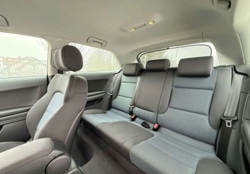 Audi A3 8P Hatchback 3d 1.6 TDI 105KM 2010 Audi A3 3-drzwiowe Audi A3 3-drzwiowe 1.6 TDI DPF Ambition 1.6 Diesel 105KM, zdjęcie 18