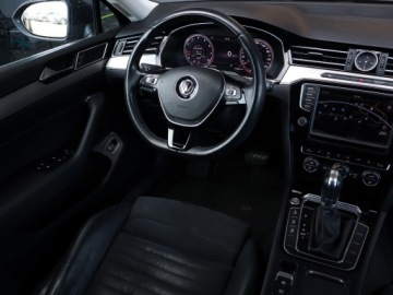 Volkswagen Passat B8 Limousine 2.0 TSI BlueMotion Technology 220KM 2015 VW Passat 2.0 TSI, Salon Polska, Serwis ASO, zdjęcie 6