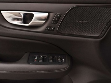 Volvo 2024 Volvo V60 Cross Country Plus B5 B AWD automat 250KM - FV23, GWARANCJA 2.0, zdjęcie 9