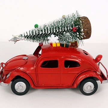 SAMOCHÓD ŚWIĄTECZNY DEKORACYJNY Z CHOINKĄ 15CM