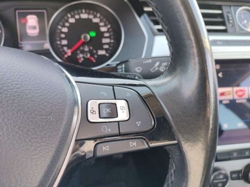 Volkswagen Passat B8 Limousine 1.8 TSI BlueMotion Technology 180KM 2017 Volkswagen Passat Salon PL, FV23, ACC, ASO, DSG 1.8 Benzyna 180KM, zdjęcie 19