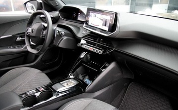 Peugeot 2008 II SUV Facelifting 1.2 PureTech 130KM 2024 Peugeot 2008 PureTech 130 Allure SS EAT8 2024 Polift SalonPLGwarancja od, zdjęcie 17