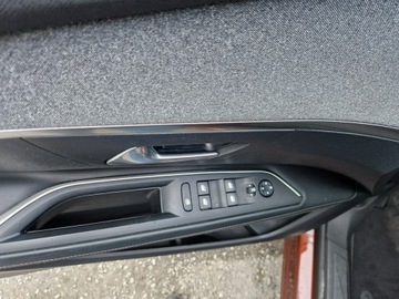Peugeot 3008 II Crossover 1.2 PureTech 130KM 2019 Peugeot 3008 Automat. Virtual kokpit. Navigacja, zdjęcie 20