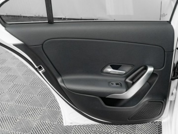 Mercedes Klasa A W177/V177 Sedan Facelifting 2.0 200d 150KM 2023 Mercedes A 200 GD8K607#200 d Progressive 8G-DCT, zdjęcie 17