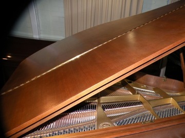 fortepian gabinetowy Yamaha G1 długosc 155 cm jak nowy zuzycie znikome