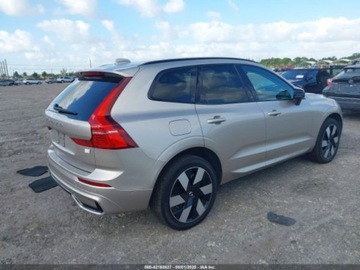 Volvo XC60 II 2024 Volvo XC 60 Recharge T8 Plus Dark Theme 2024 2.0l 2.0 Hybryda Plug-in 312KM, zdjęcie 5