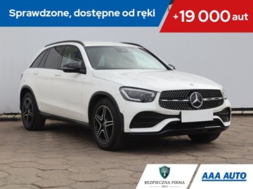 Mercedes GLC C253 SUV Facelifting 2.0 200d 163KM 2020 Mercedes GLC GLC 200 d 4MATIC, Salon Polska