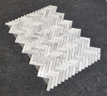 MOZAIKA BIANCO STATUARIO JODEŁKA JODŁA HERRINGBONE