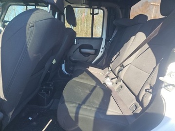 Jeep Gladiator 2020 Jeep Gladiator Sport S Short Bed 2020 3.6 Benzyna 285KM, zdjęcie 12