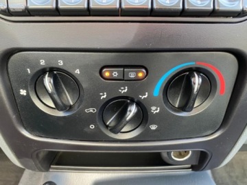 Jeep Cherokee III 2.8 CRDi 163KM 2005 Jeep Cherokee AUTOMAT 4X4 KLIMATYZACJA HAK SERWISOWANY OPLACONY GWARANCJA, zdjęcie 10