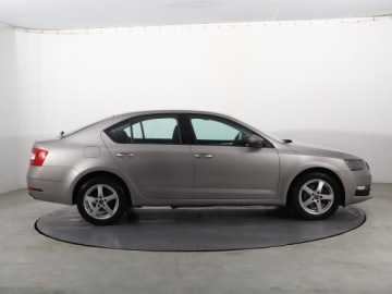 Skoda Octavia III Liftback Facelifting 1.5 TSI ACT 150KM 2018 Skoda Octavia 1.5 TSI, Salon Polska, Serwis ASO, zdjęcie 5