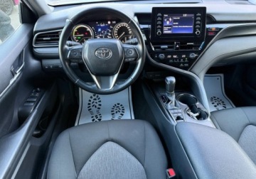 Toyota Camry IX Sedan 2.5 Hybrid Dynamic Force 218KM 2021 Toyota Camry salon Polska, FV-VAT 23, serwis ASO, Gwarancja 2.5 Hybryda, zdjęcie 3
