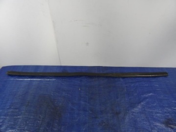 Уплотнитель стекла Mercedes SLK R171