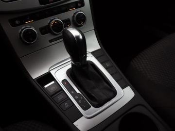 Volkswagen Passat B7 Variant 2.0 TDI CR DPF BlueMotion 140KM 2013 VW Passat 2.0 TDI, DSG, Navi, Klima, Klimatronic, zdjęcie 12