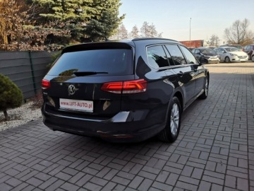 Volkswagen Passat B8 Variant 2.0 TDI BlueMotion SCR 150KM 2018 Volkswagen Passat 2.0 TDI 150KM Klimtron Navi, zdjęcie 5