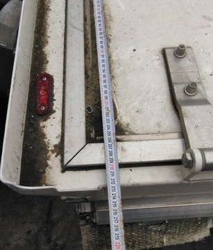 ДВЕРЬ ЗДАНИЯ КОНТЕЙНЕРА СЛЕВА СПРАВА