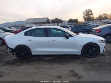 Volvo S60 III 2024 Volvo S60 Recharge Plug-In Hybrid T8 Ultimate Black Edition, 2024r., 4x4,, zdjęcie 4