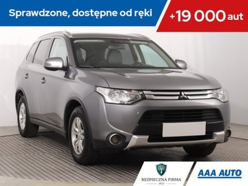 Mitsubishi Outlander III SUV Facelifting 2015 2.0 MIVEC 150KM 2015 Mitsubishi Outlander 2.0, Salon Polska, 4X4