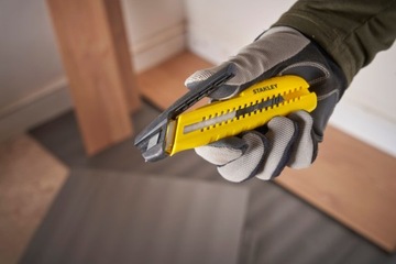 НОЖ СО ВСТРОЕННОЙ СИСТЕМОЙ ломания лезвия 18MM STANLEY FATMAX