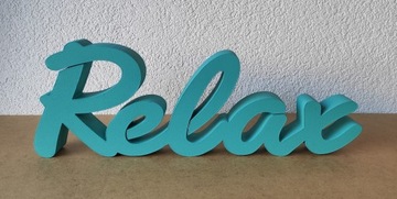 Надпись RELAX, объемные буквы, прикрепленные к стене или полке