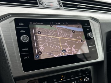 Volkswagen Passat B8 Variant Facelifting 2.0 TDI SCR 150KM 2022 Volkswagen Passat Variant APP | LED | Kamera Cofan, zdjęcie 19