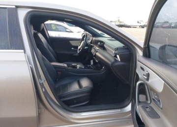 Mercedes Klasa A W177/V177 Sedan 2.0 220 190KM 2019 Mercedes-Benz Klasa A MERCEDES-BENZ A 220 2.0 Benzyna 191KM, zdjęcie 8
