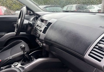 Mitsubishi Outlander II 2.0 DID DOHC 140KM 2009 Mitsubishi Outlander 4x4 7 osobowy 2.0 Diesel 140KM, zdjęcie 14