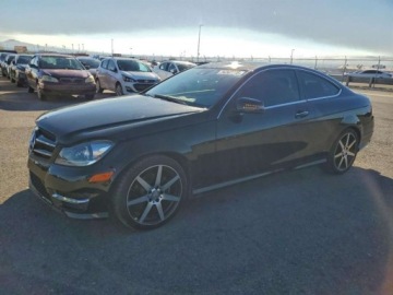 Mercedes Klasa C W205 2015 Mercedes-Benz Klasa C 2015 MERCEDES-BENZ C 250 2.0 Benzyna 241KM, zdjęcie 1