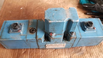 Zawór hydrauliczny proporcjonalny Moog D651-130