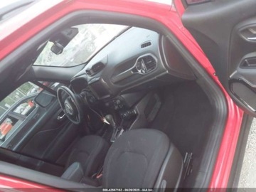 Jeep Renegade 2022 Jeep Renegade Altitude 2022 1.3l 1.3 Benzyna 177KM, zdjęcie 9