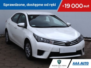 Toyota Corolla XI Sedan 1.6 Valvematic 132KM 2015 Toyota Corolla 1.6 Valvematic, Salon Polska