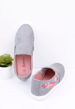 Серые кроссовки, плоские бод, плоская ловушка