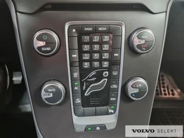 Volvo V40 II Hatchback Facelifting 1.5 T3 152KM 2019 Volvo V40 PL salon Momentum T3 152KM Aut Klima Hak, zdjęcie 23